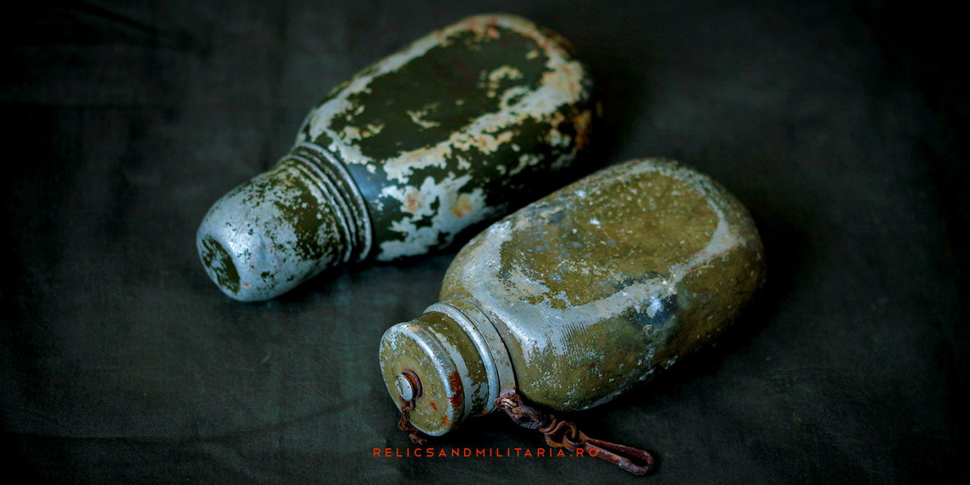 Romanian WW2 Militaria - soldier water canteen