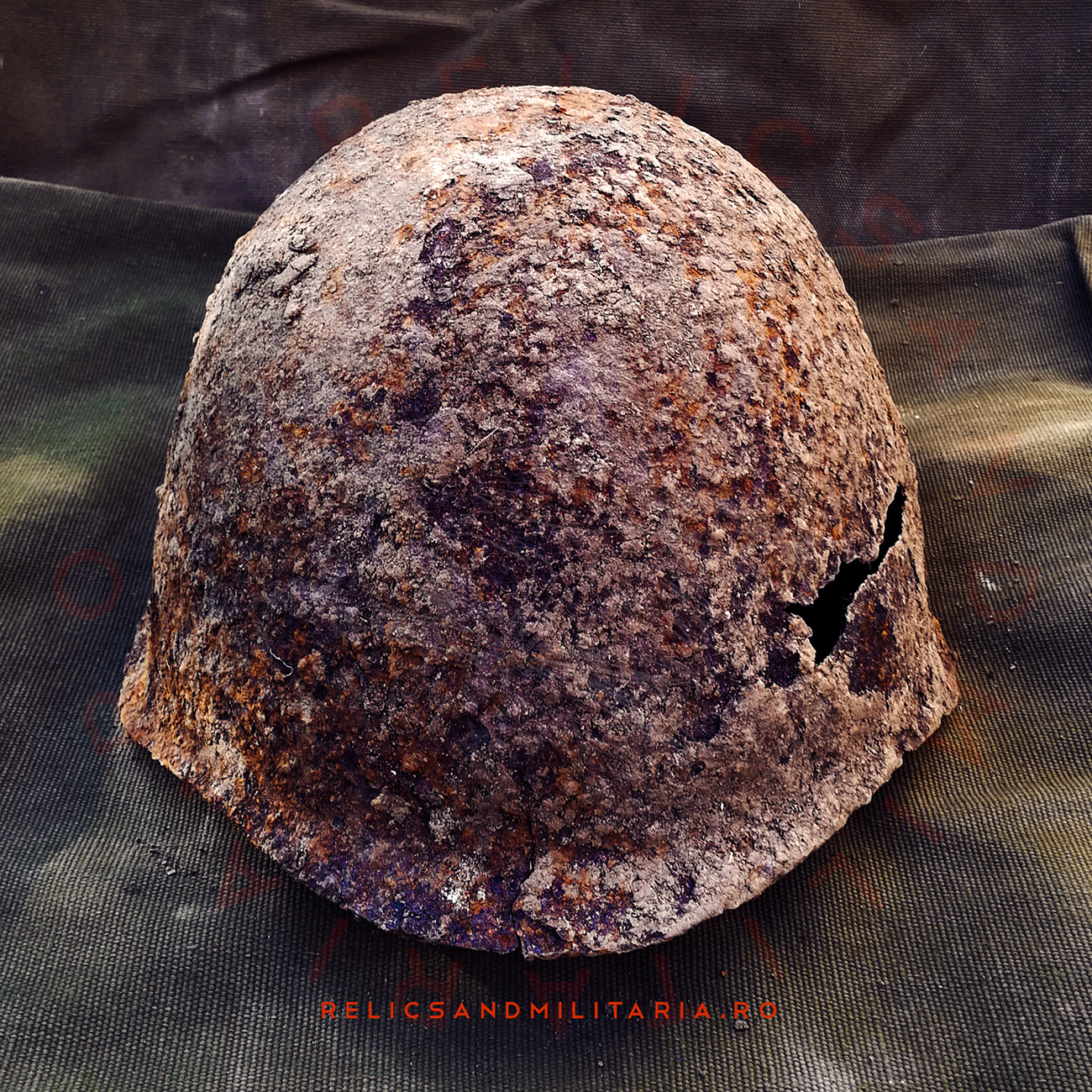 Cleaning rust from relic helmet 