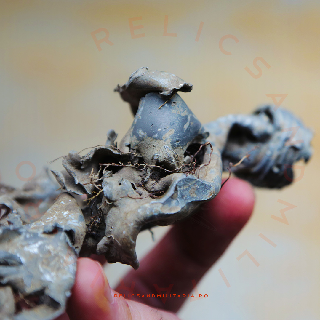 10 Metal detecting in Romania WW2 German relics water bottle