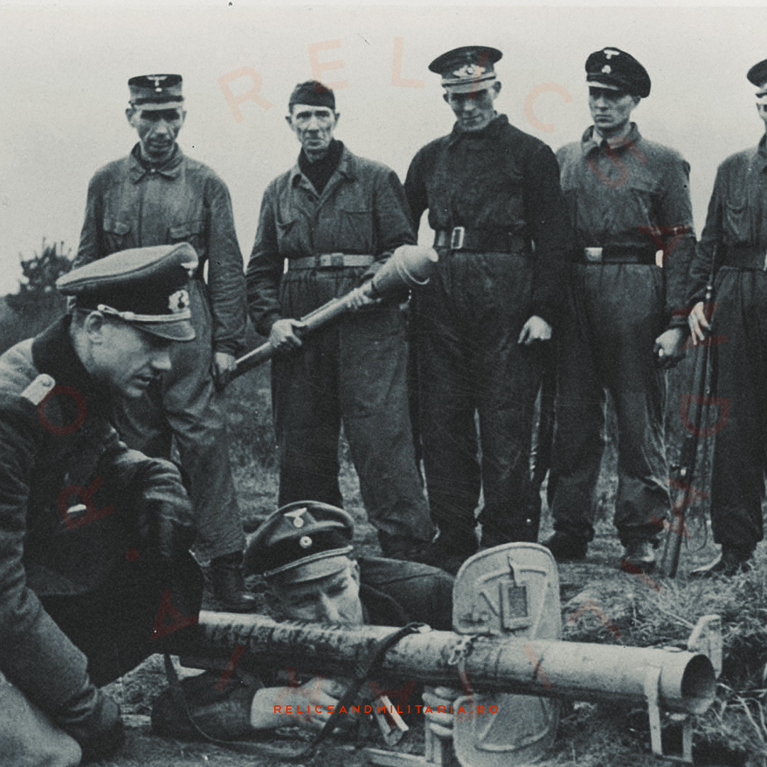 11 Panzerschreck kurz RPzB 54 rocket-propelled anti-tank grenade