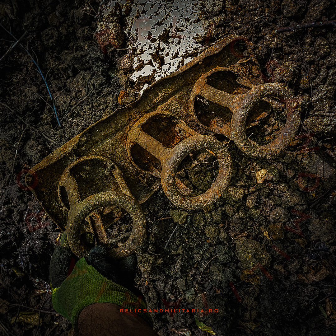 32 3 round wicker-type container for german 88 mm rounds