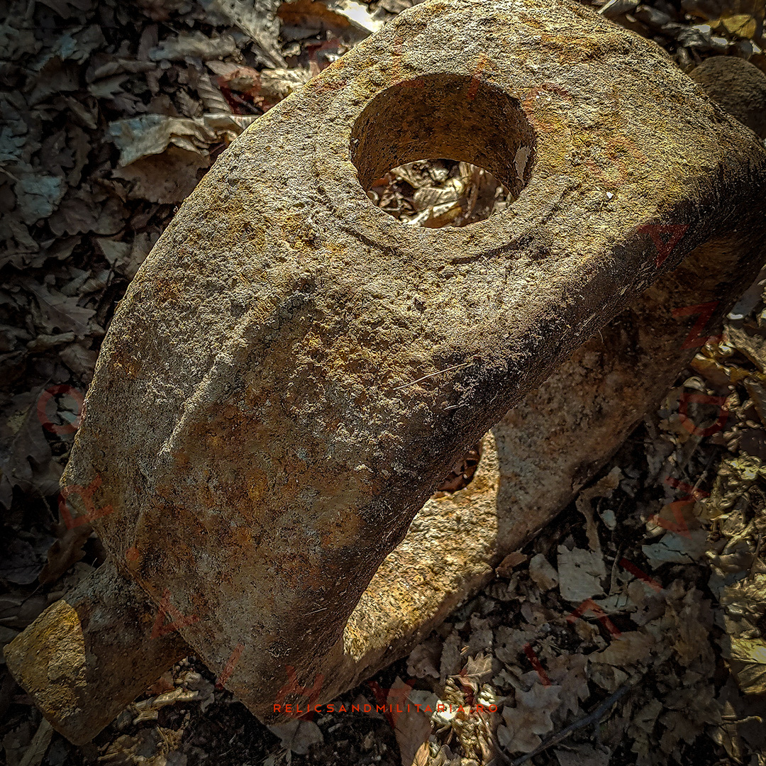 37 Flak 88 leveling component pedestal assembly ww2 relic in Romania