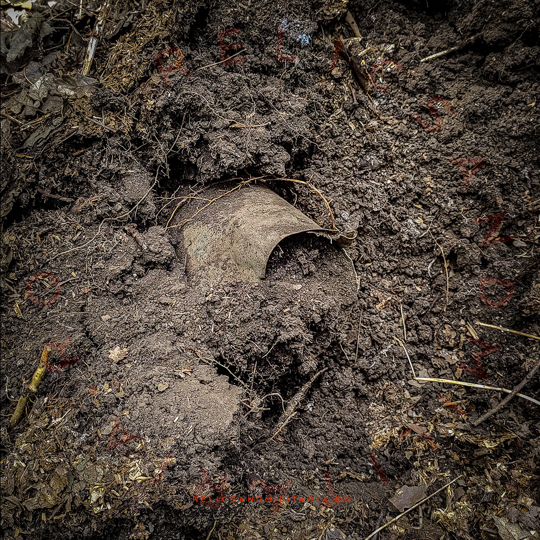 5 Red Army Russian WW2 Relics found metal detecting in Romania