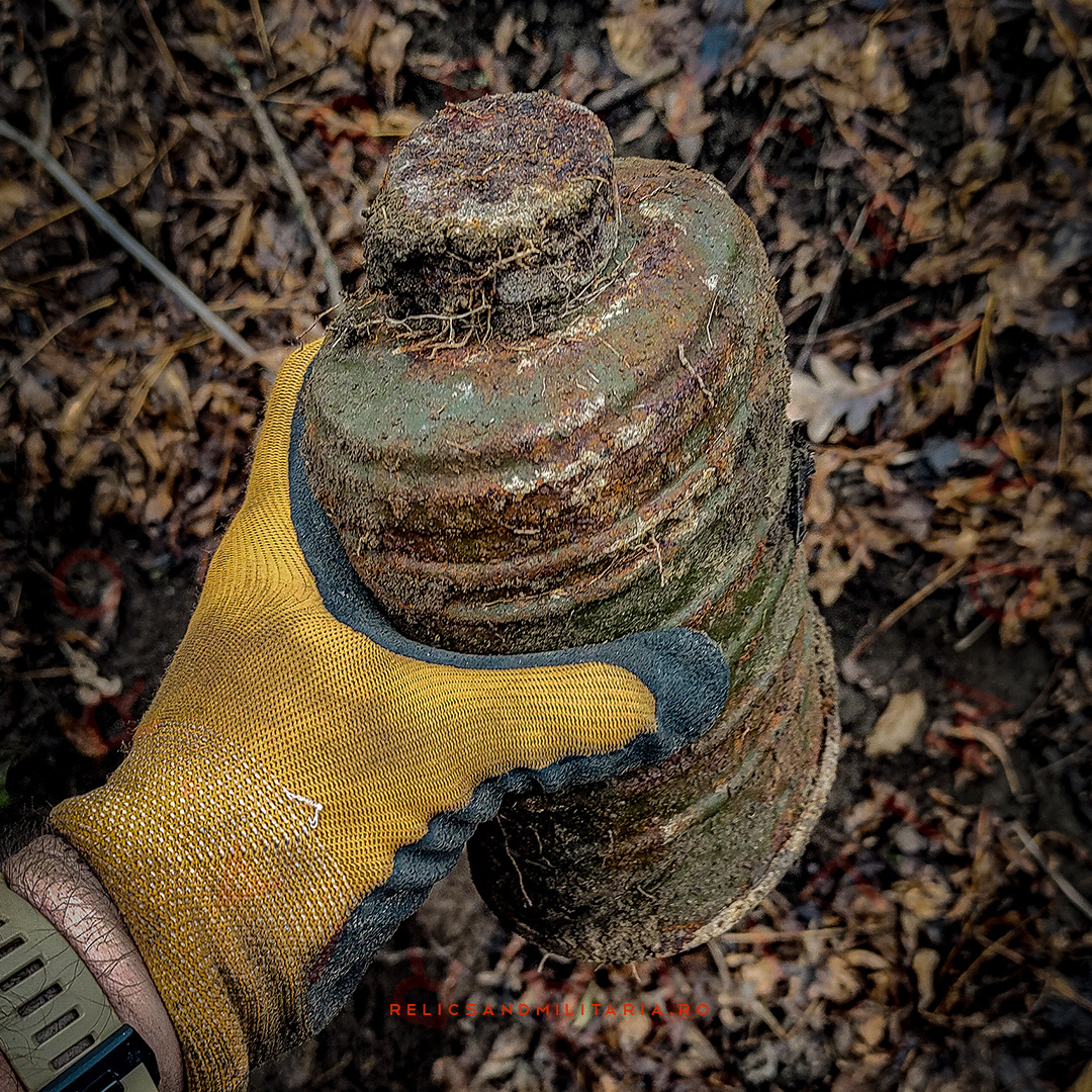 6 Metal detecting in Romanian Army ww2 gas mask filter