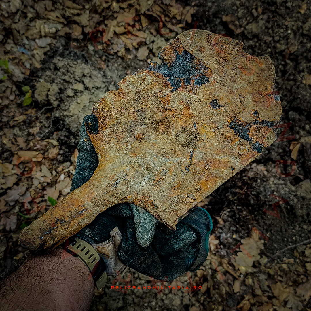 6 WW2 Wehrmacht and Red Army Russian relics metal detecting in Romania
