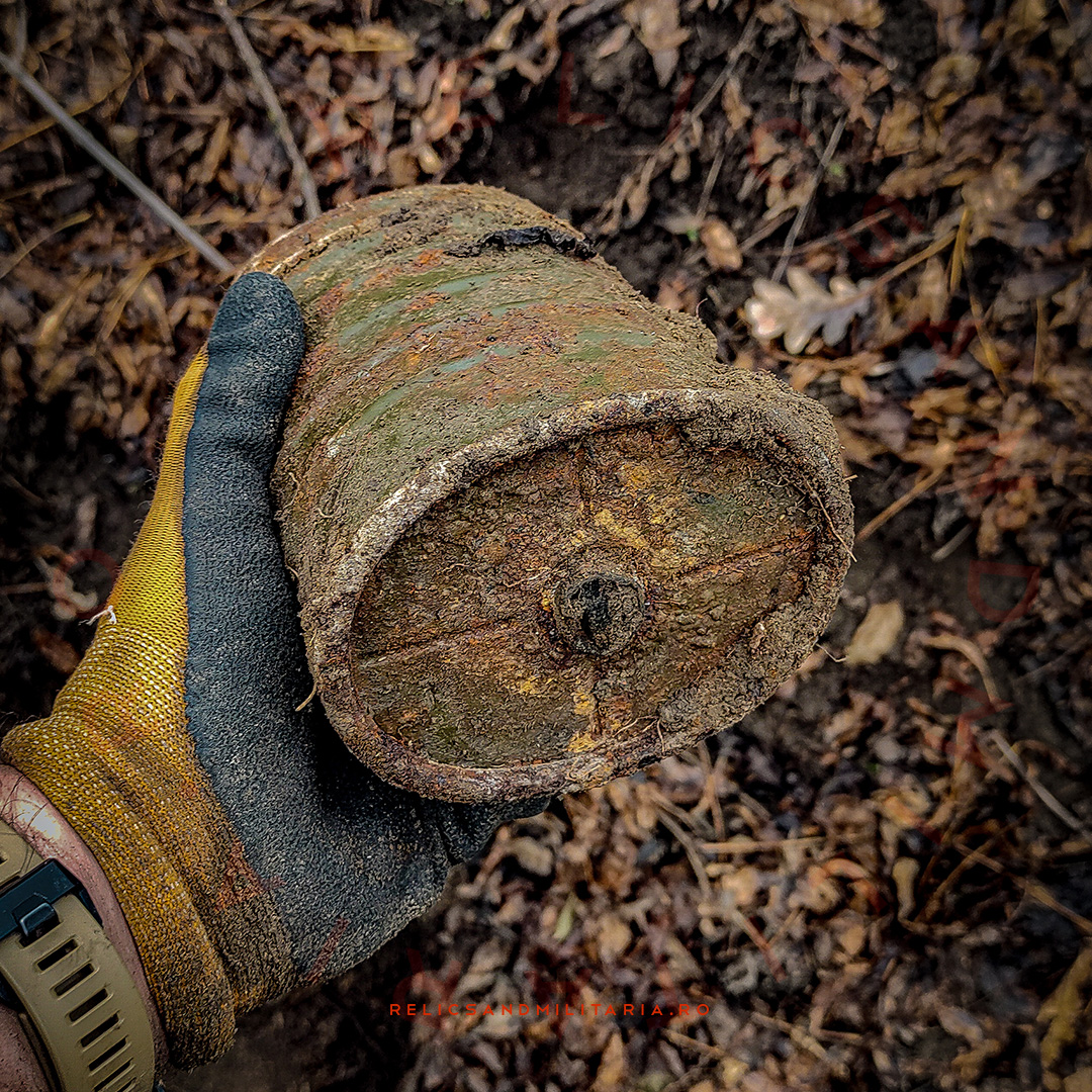 7 Metal detecting in Romanian Army ww2 gas mask filter