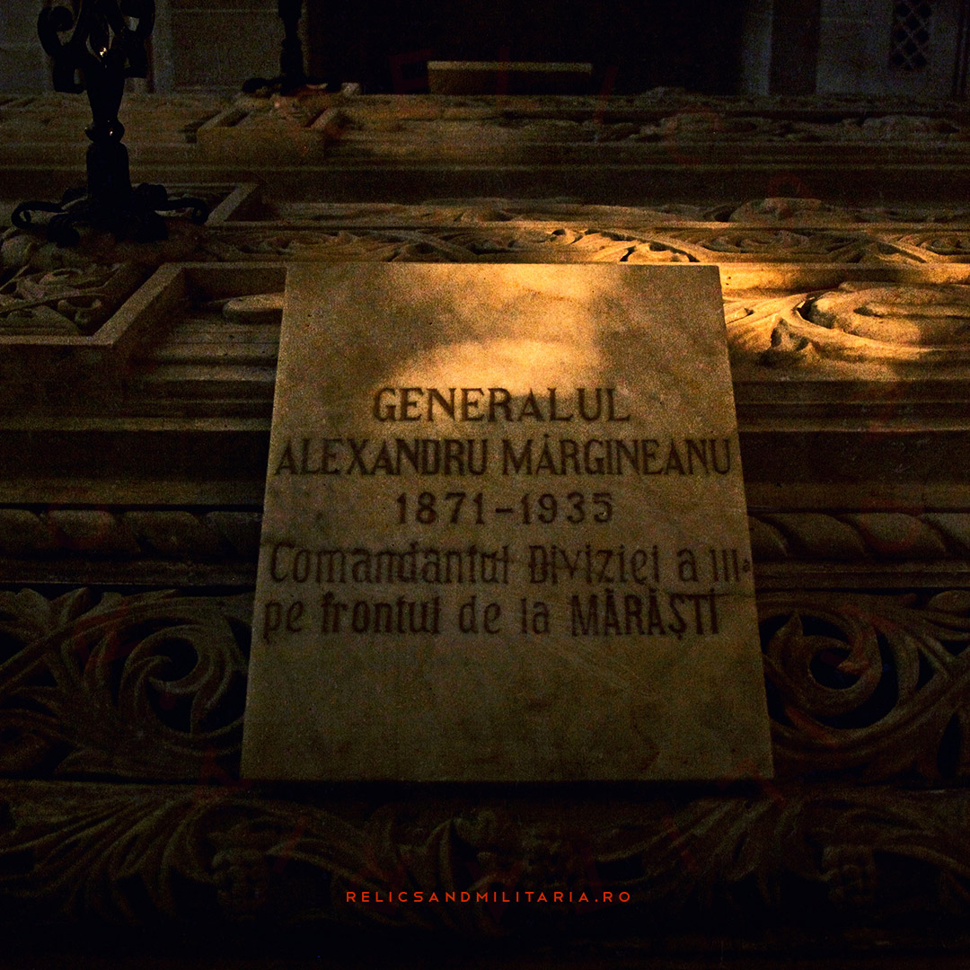Mausoleul Eroilor Mărăști din Primul Razboi Mondial Romania ww1 07 Mormant General Alexandru Margineanu